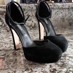 White House Black Market Elegant Black Heels